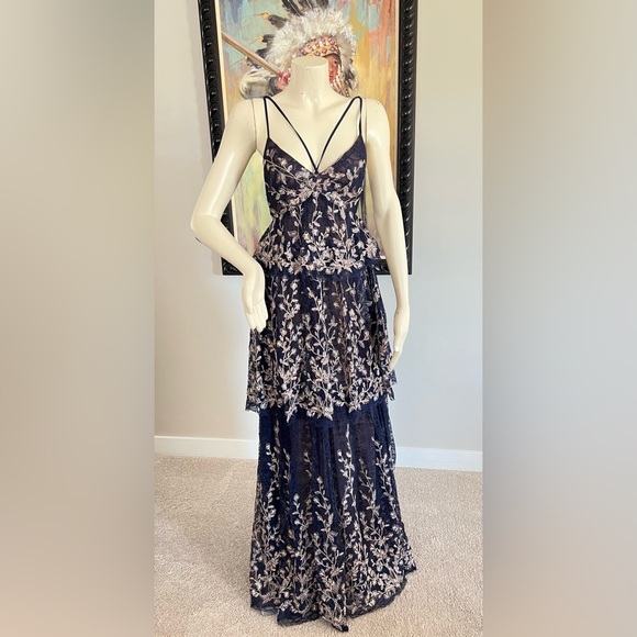 $588 NWT BCBGMAXAZRIA Floral Blooms Metallic Embroidered Ruffle Gown - Picture 8 of 15